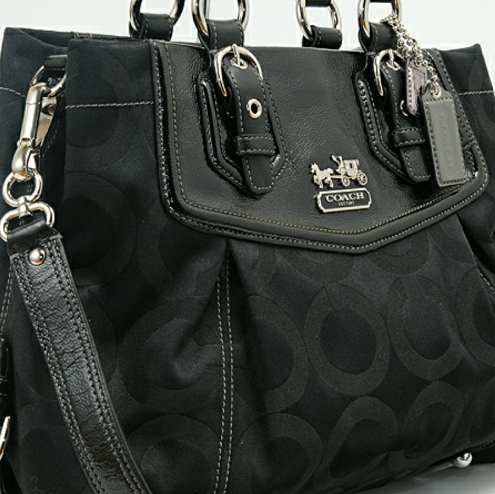 🌷COACH Madison Op Art Maggie Shoulder Bag